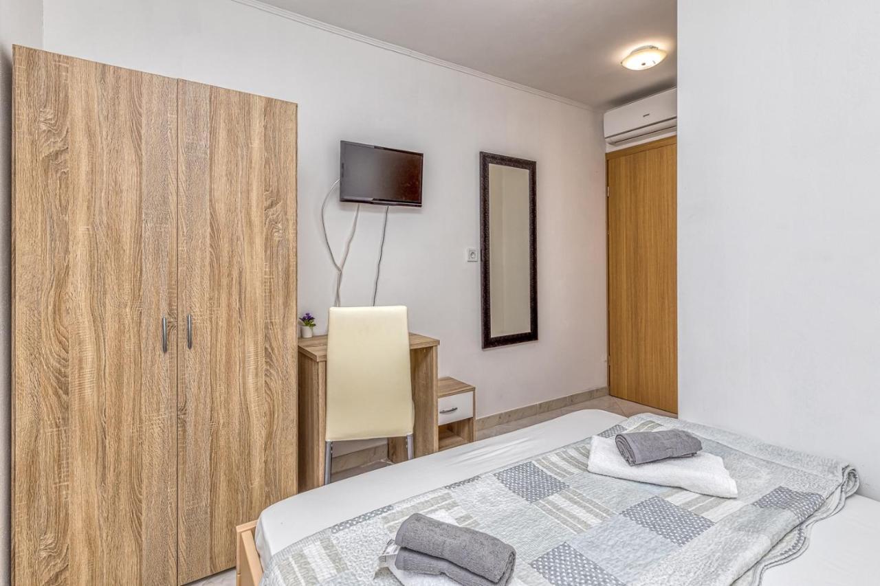 Rooms Vitoria On Joakim Square Poreč Extérieur photo