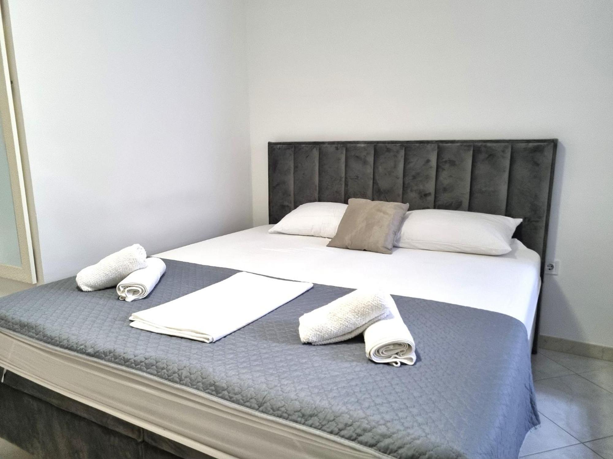 Rooms Vitoria On Joakim Square Poreč Extérieur photo
